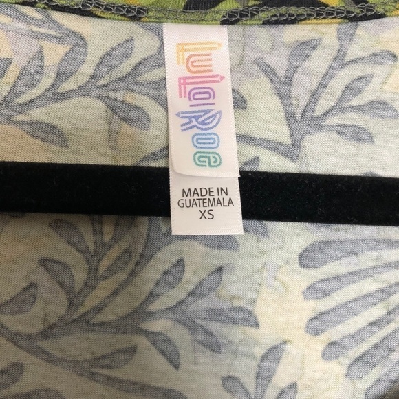 NEW - LuLaRoe Classic T Black Floral Green, Yellow, Dark Gray Camouflage Size XS - Picture 3 of 5